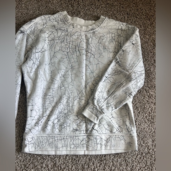 Lululemon pullover - Picture 1 of 3